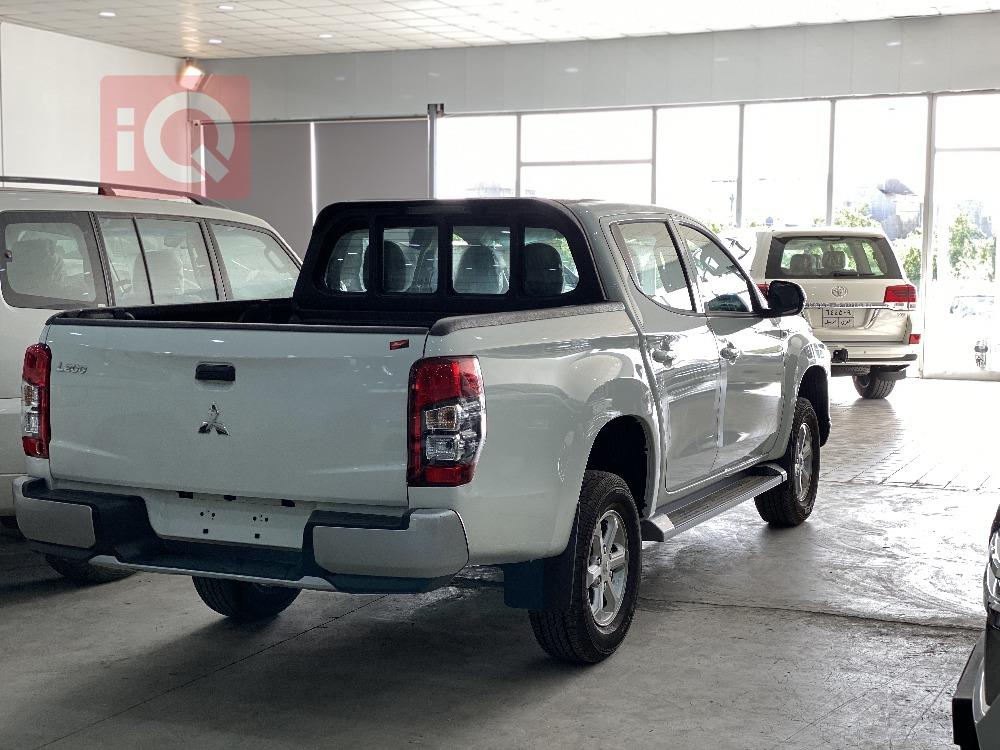 میتسوبیشی L200